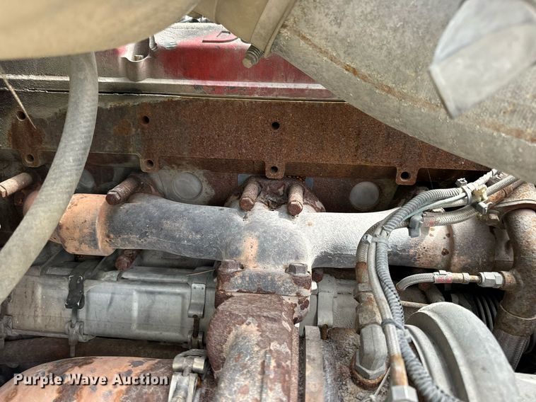 image for item DV1900 2007 International 9400i semi truck