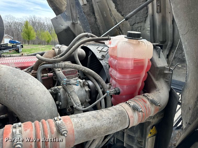 image for item DV1900 2007 International 9400i semi truck