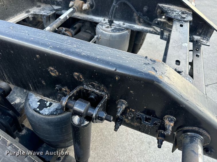 image for item DV1902 2015 Kenworth T680 semi truck