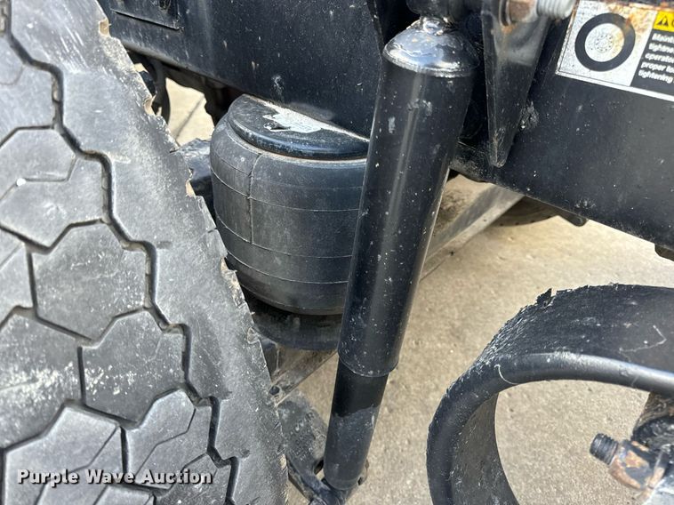 image for item DV1902 2015 Kenworth T680 semi truck