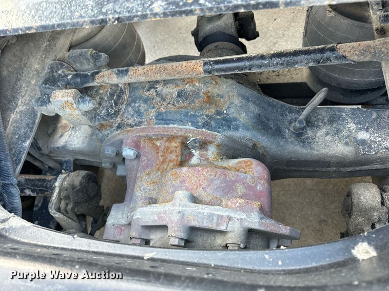 image for item DV1902 2015 Kenworth T680 semi truck