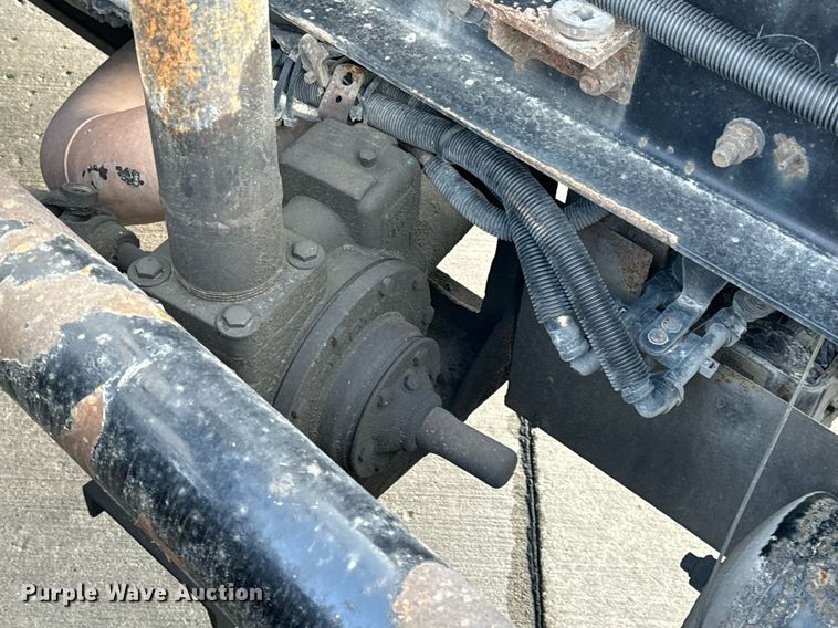 image for item DV1902 2015 Kenworth T680 semi truck