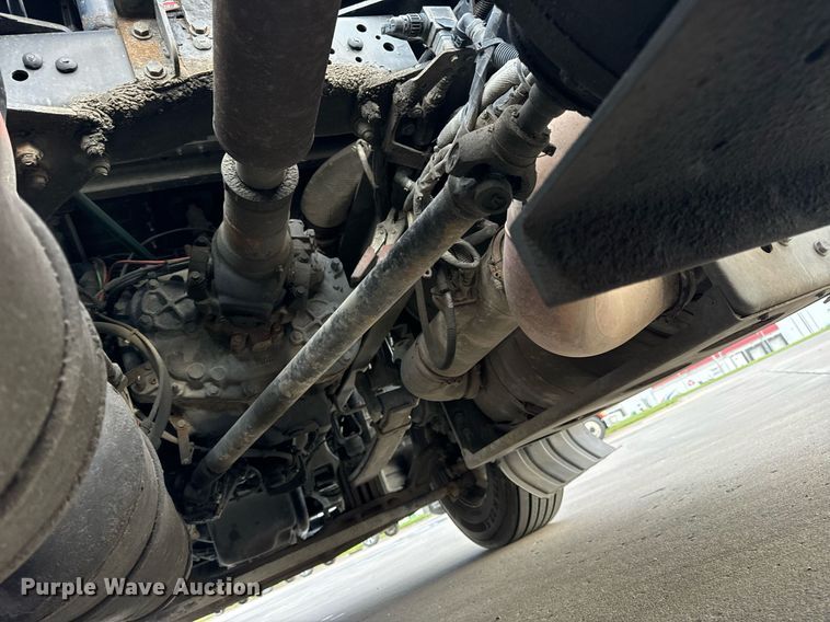 image for item DV1902 2015 Kenworth T680 semi truck