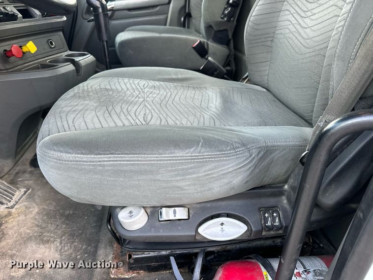 image for item DV1902 2015 Kenworth T680 semi truck