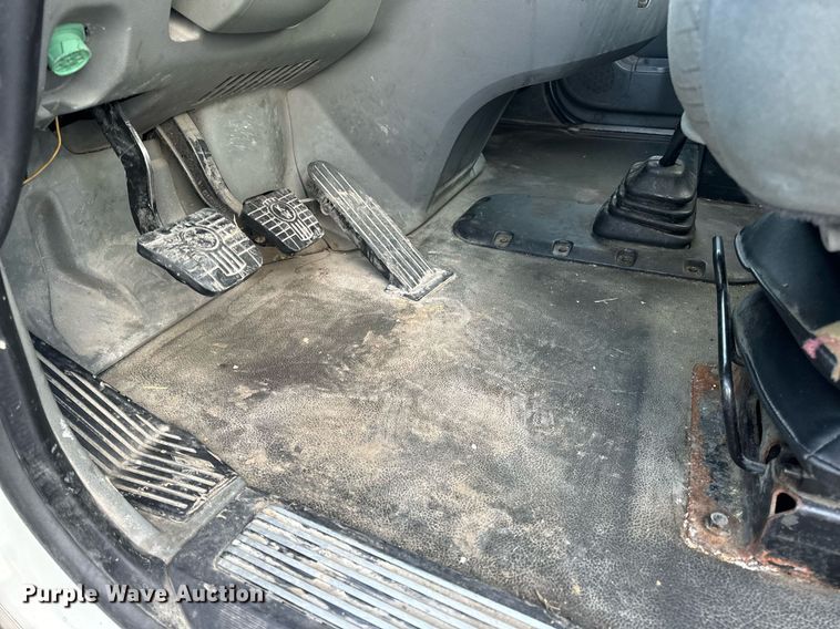 image for item DV1902 2015 Kenworth T680 semi truck