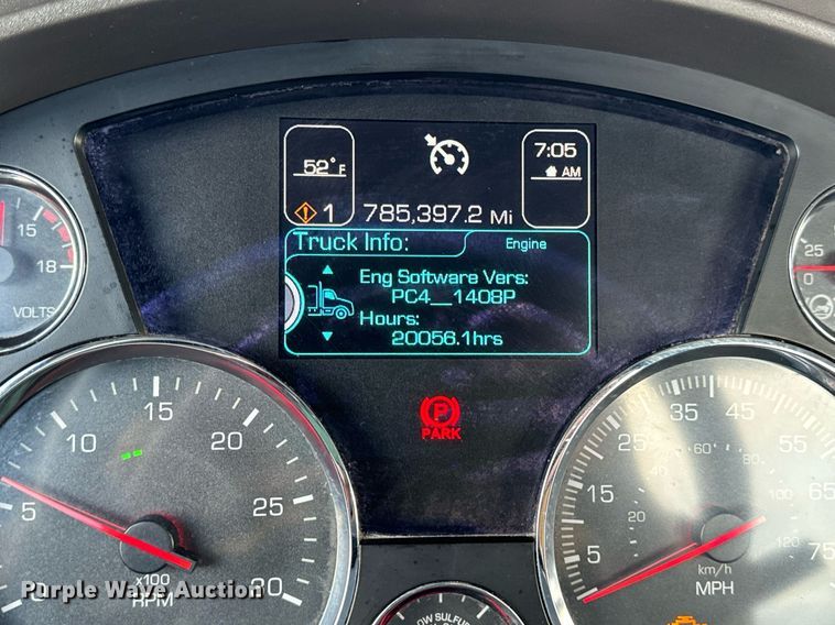 image for item DV1902 2015 Kenworth T680 semi truck