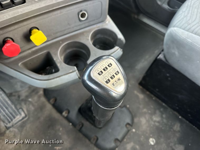 image for item DV1902 2015 Kenworth T680 semi truck