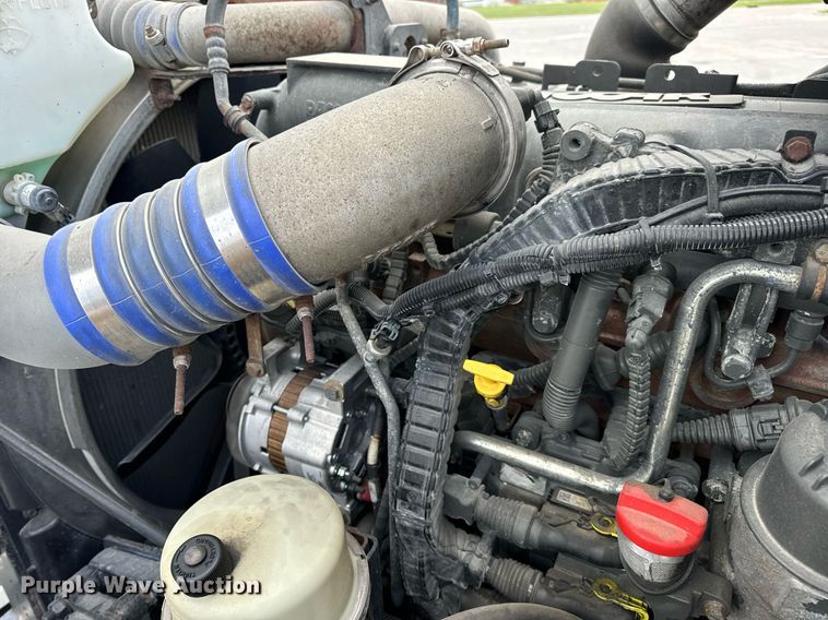 image for item DV1902 2015 Kenworth T680 semi truck