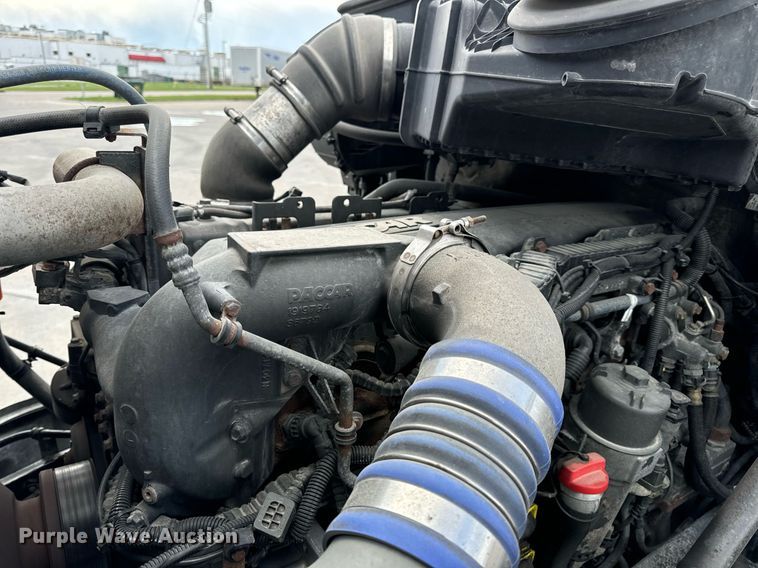 image for item DV1902 2015 Kenworth T680 semi truck