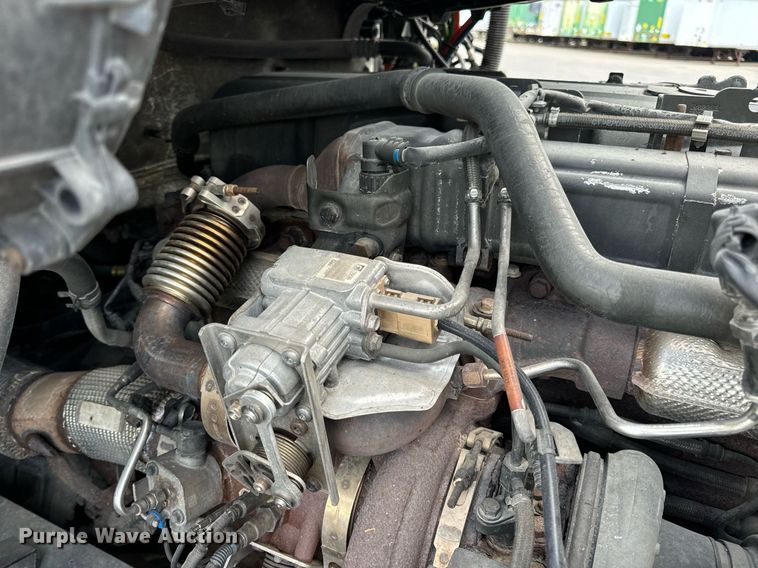 image for item DV1902 2015 Kenworth T680 semi truck