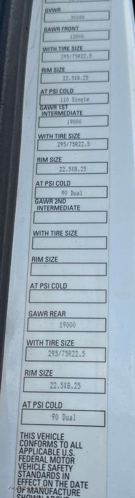 image for item DV1902 2015 Kenworth T680 semi truck