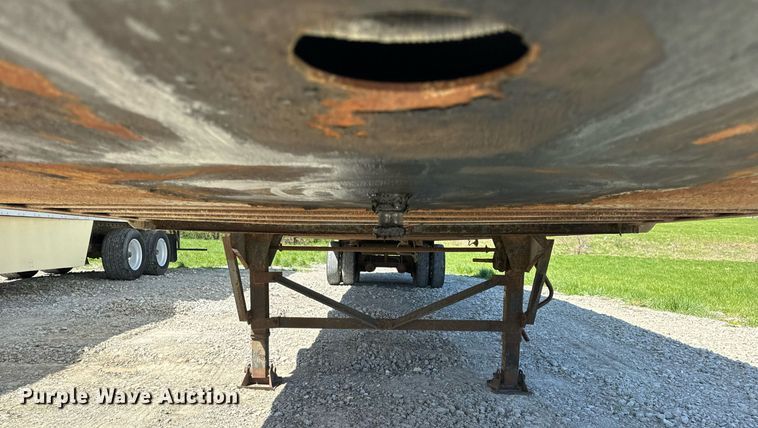 image for item DV1909 2005 Bridgeville BTDFLS05 dry van trailer