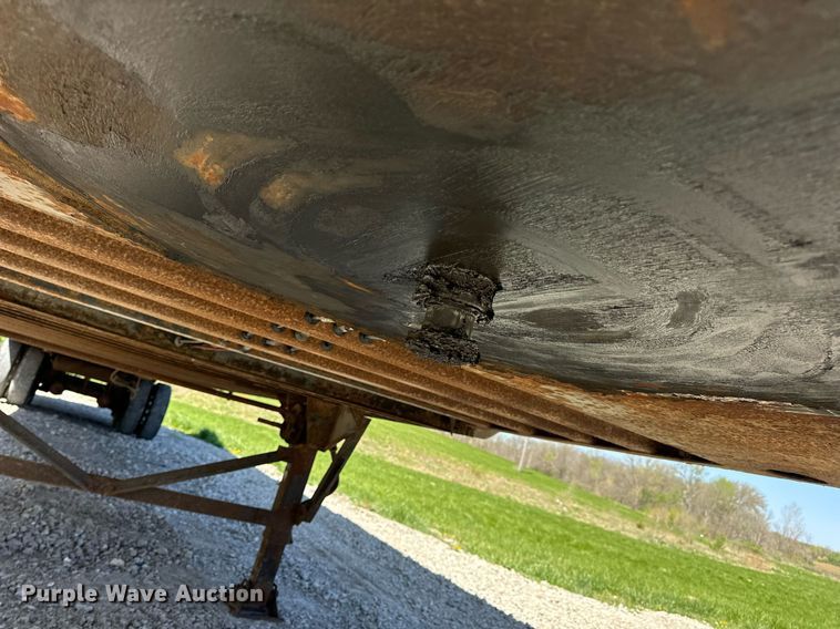 image for item DV1909 2005 Bridgeville BTDFLS05 dry van trailer