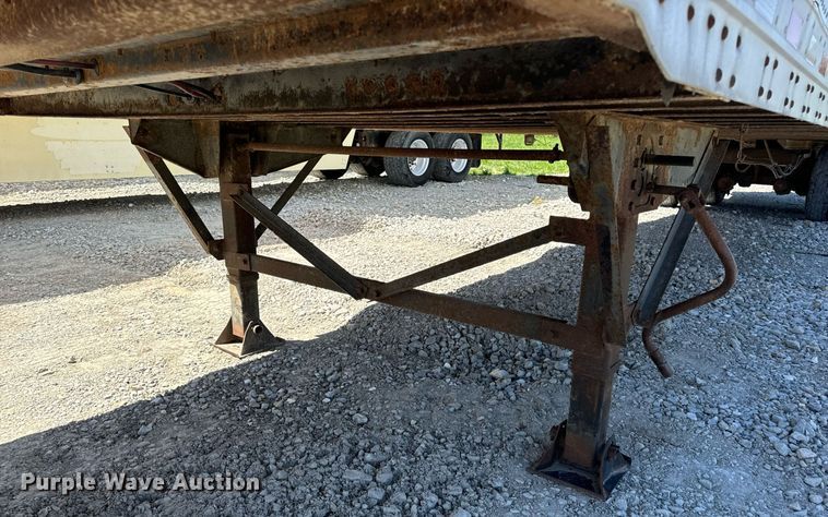 image for item DV1909 2005 Bridgeville BTDFLS05 dry van trailer