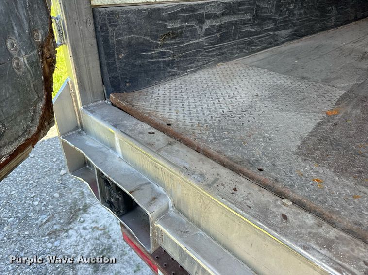 image for item DV1909 2005 Bridgeville BTDFLS05 dry van trailer