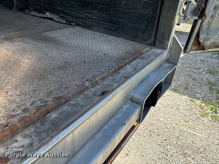 image for item DV1909 2005 Bridgeville BTDFLS05 dry van trailer