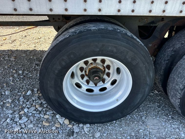 image for item DV1909 2005 Bridgeville BTDFLS05 dry van trailer
