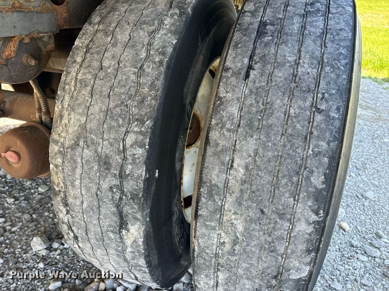 image for item DV1909 2005 Bridgeville BTDFLS05 dry van trailer