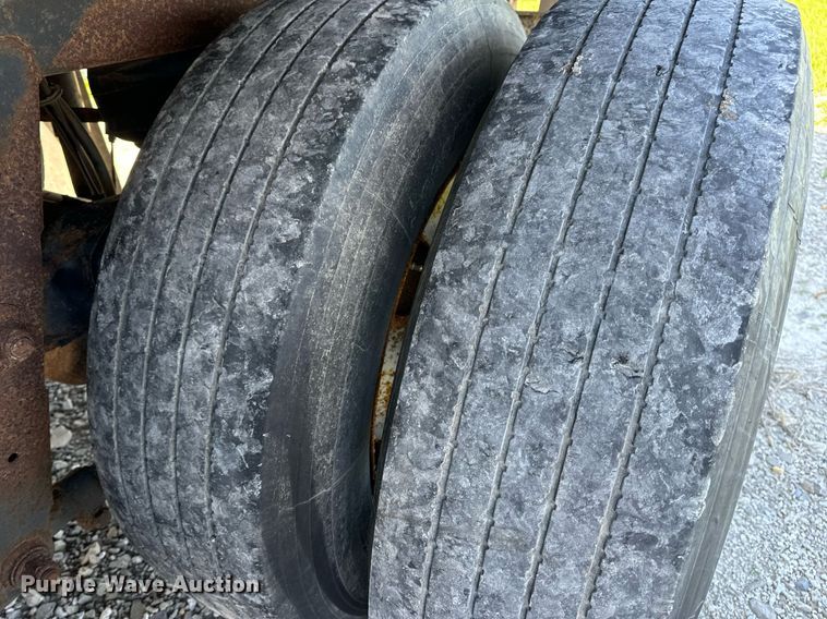 image for item DV1909 2005 Bridgeville BTDFLS05 dry van trailer