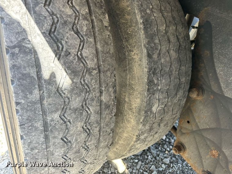 image for item DV1909 2005 Bridgeville BTDFLS05 dry van trailer