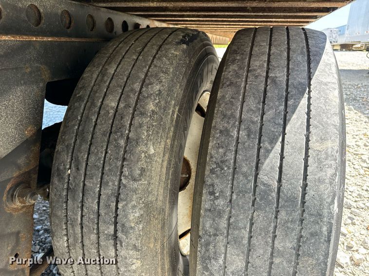 image for item DV1909 2005 Bridgeville BTDFLS05 dry van trailer