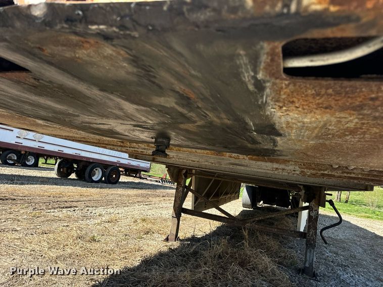 image for item DV1916 2004 Lufkin TFV-CLST dry van trailer