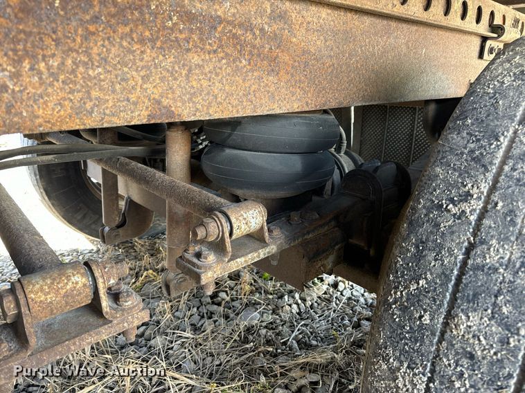 image for item DV1916 2004 Lufkin TFV-CLST dry van trailer