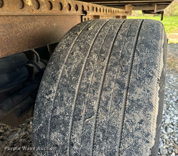 image for item DV1916 2004 Lufkin TFV-CLST dry van trailer