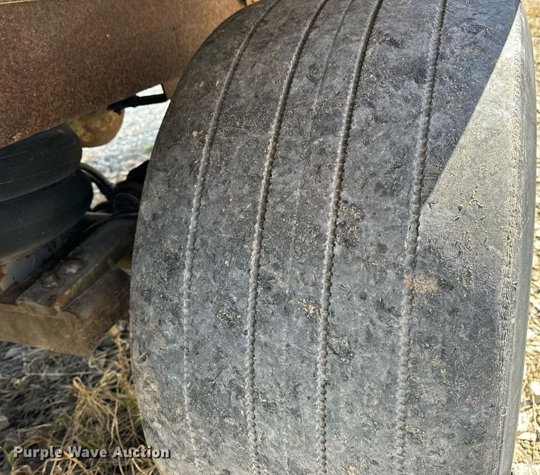 image for item DV1916 2004 Lufkin TFV-CLST dry van trailer