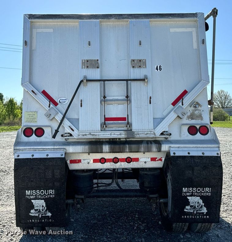 image for item DV1919 2005 Everlite end dump trailer