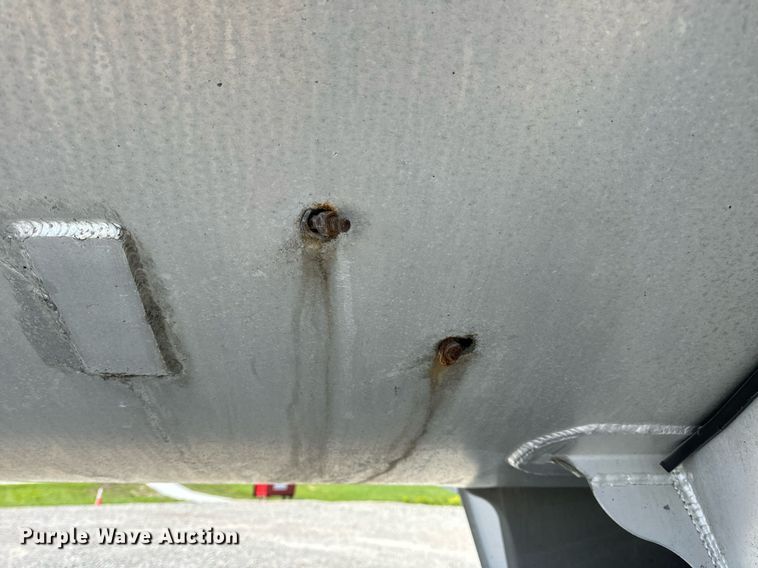 image for item DV1919 2005 Everlite end dump trailer