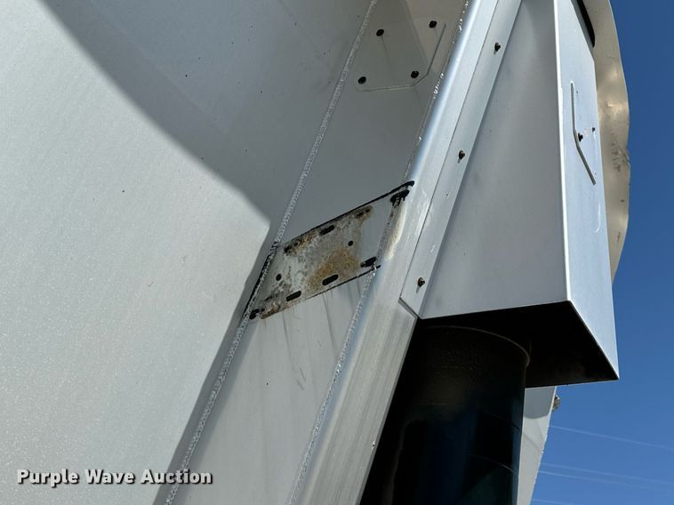 image for item DV1919 2005 Everlite end dump trailer