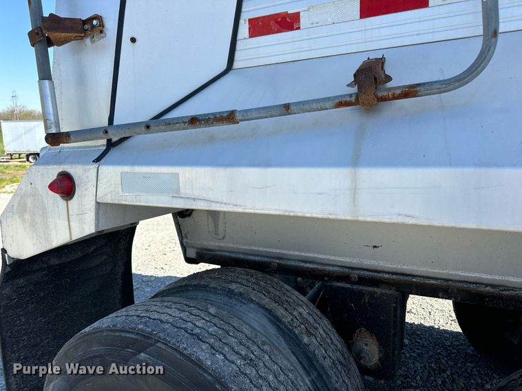 image for item DV1919 2005 Everlite end dump trailer