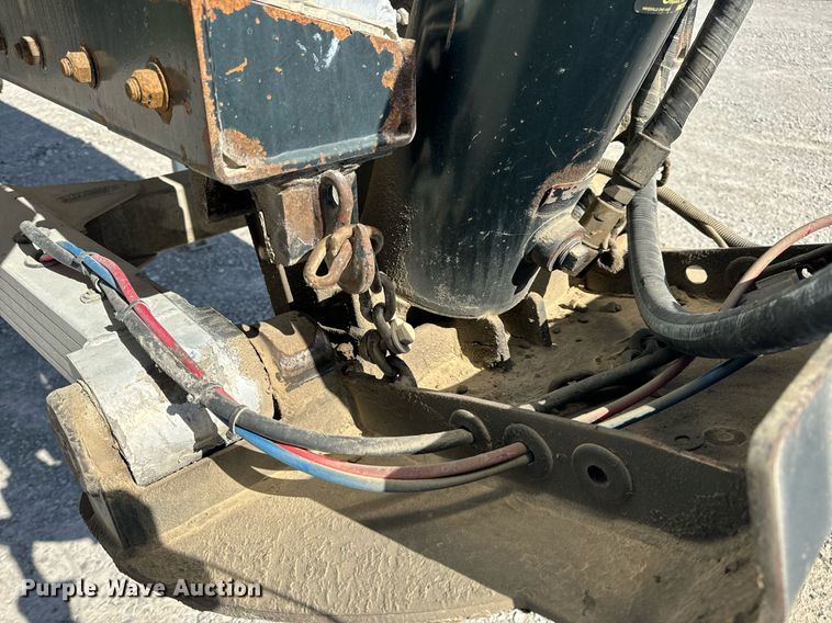 image for item DV1919 2005 Everlite end dump trailer