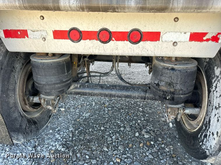 image for item DV1919 2005 Everlite end dump trailer