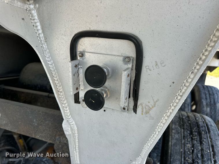 image for item DV1919 2005 Everlite end dump trailer