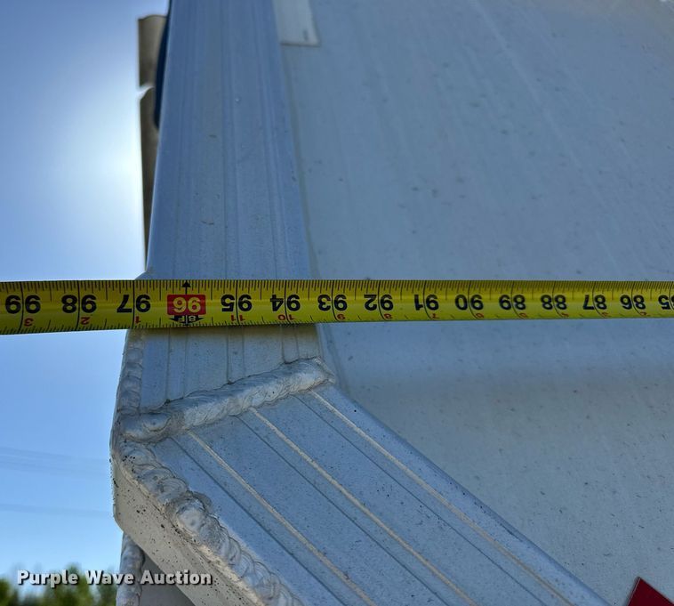 image for item DV1919 2005 Everlite end dump trailer