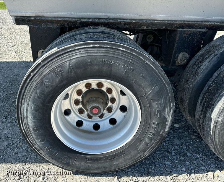 image for item DV1919 2005 Everlite end dump trailer