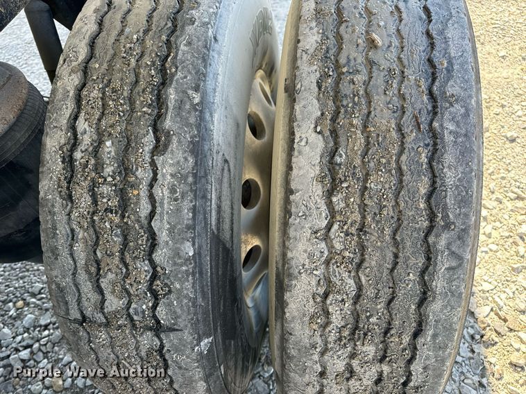 image for item DV1919 2005 Everlite end dump trailer