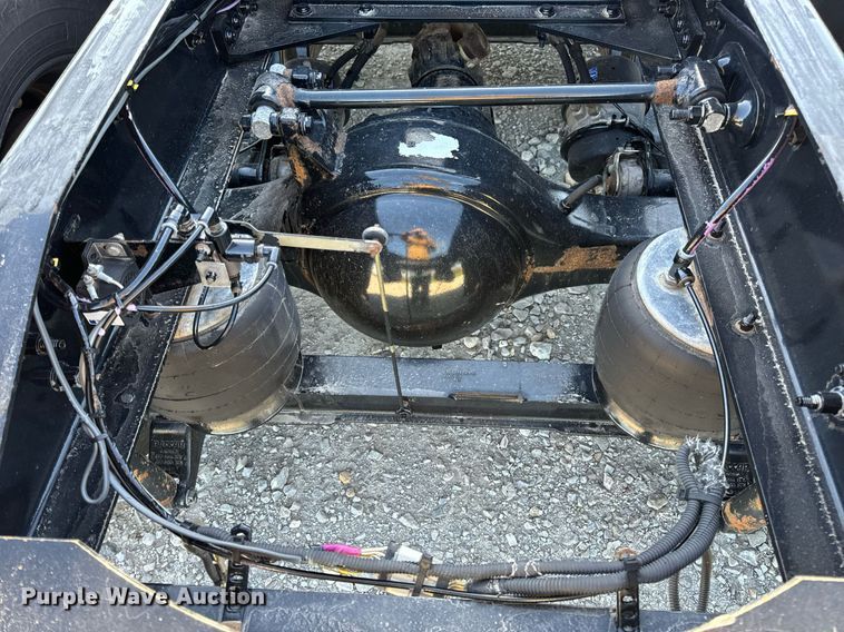 image for item DV1921 2018 Peterbilt 579 semi truck