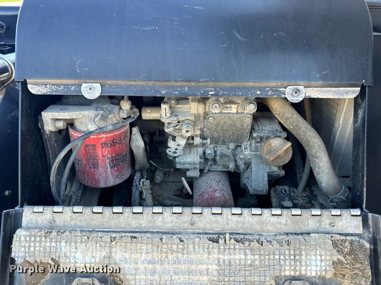 image for item DV1921 2018 Peterbilt 579 semi truck