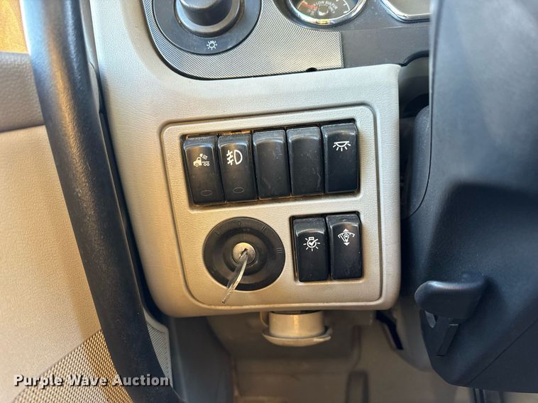 image for item DV1921 2018 Peterbilt 579 semi truck