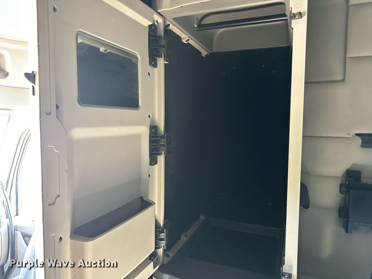 image for item DV1921 2018 Peterbilt 579 semi truck