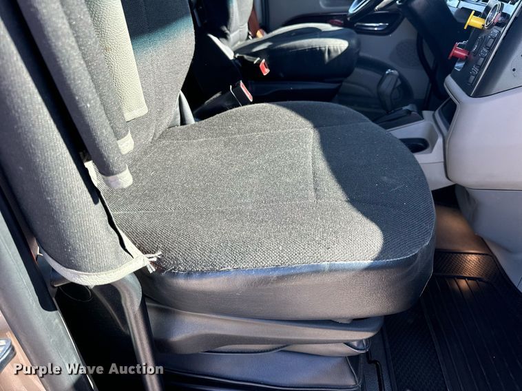 image for item DV1921 2018 Peterbilt 579 semi truck