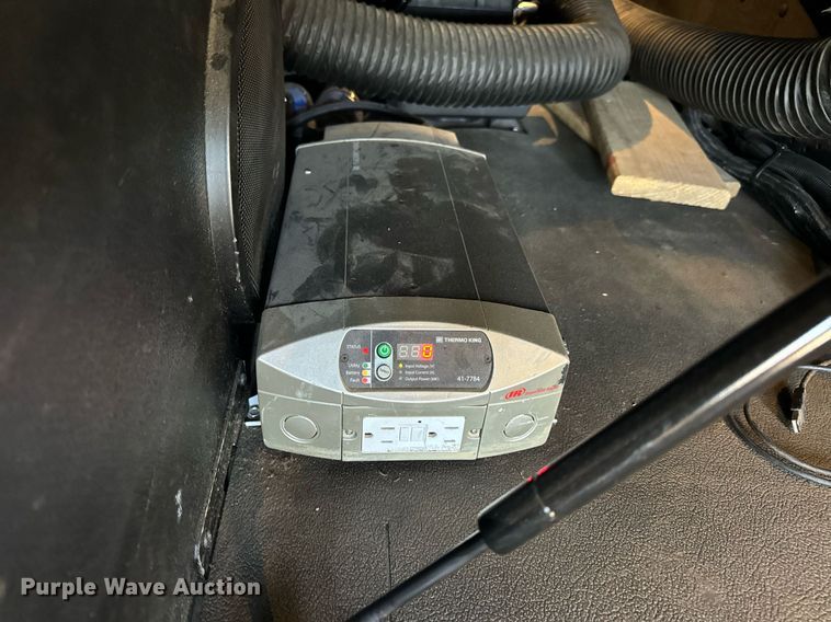 image for item DV1921 2018 Peterbilt 579 semi truck