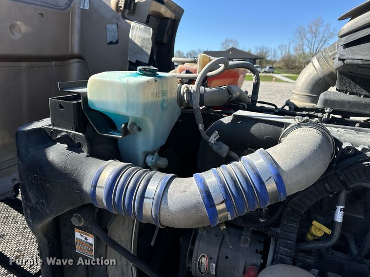 image for item DV1921 2018 Peterbilt 579 semi truck