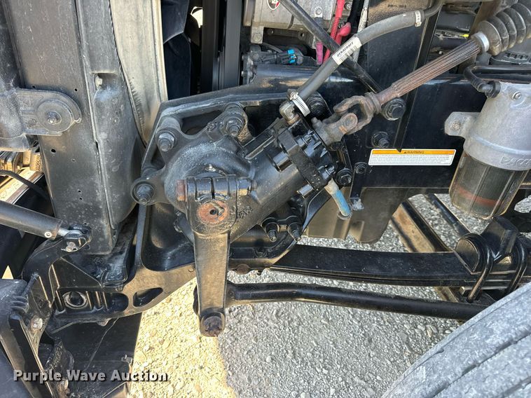 image for item DV1921 2018 Peterbilt 579 semi truck