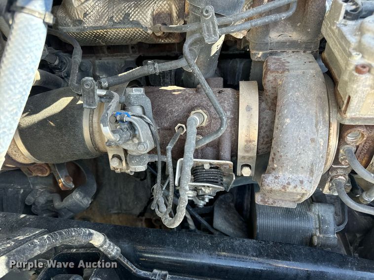 image for item DV1921 2018 Peterbilt 579 semi truck