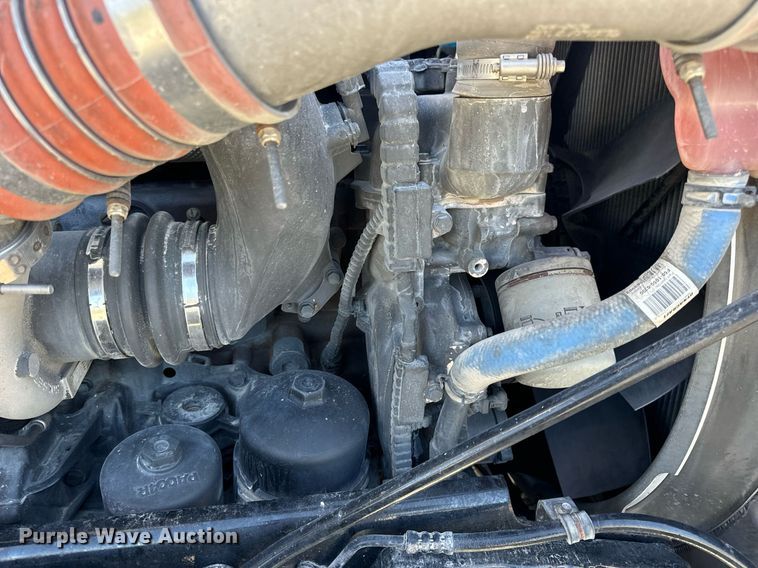 image for item DV1921 2018 Peterbilt 579 semi truck