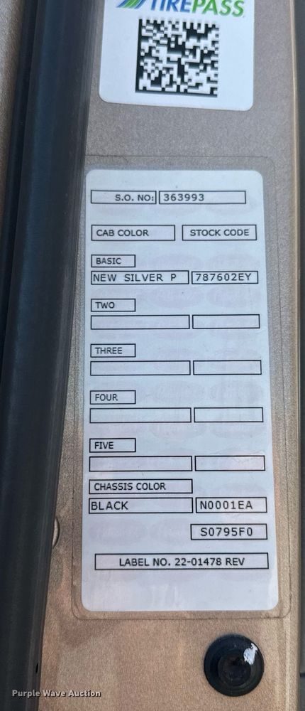 image for item DV1921 2018 Peterbilt 579 semi truck